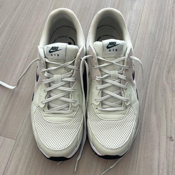 Green Nike Air - Picture 1 of 4